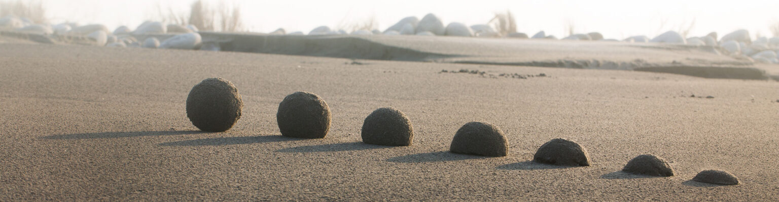 Kinetic Balancing Rocks All you need to know about Rock Balancing - Gravity Meditation
