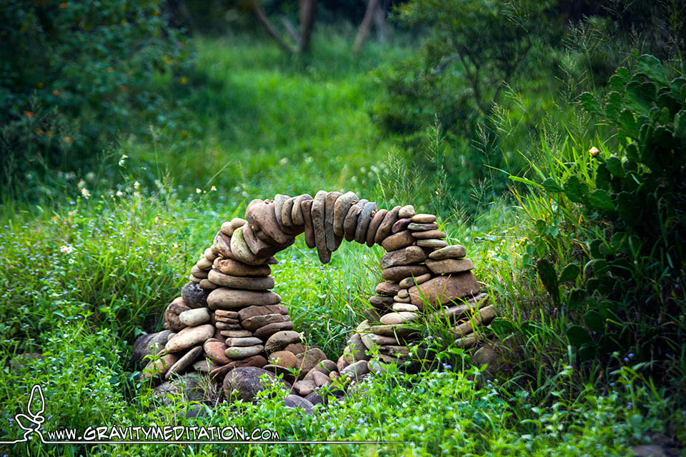 Rock Balancing Styles – Balanced Rock Arch