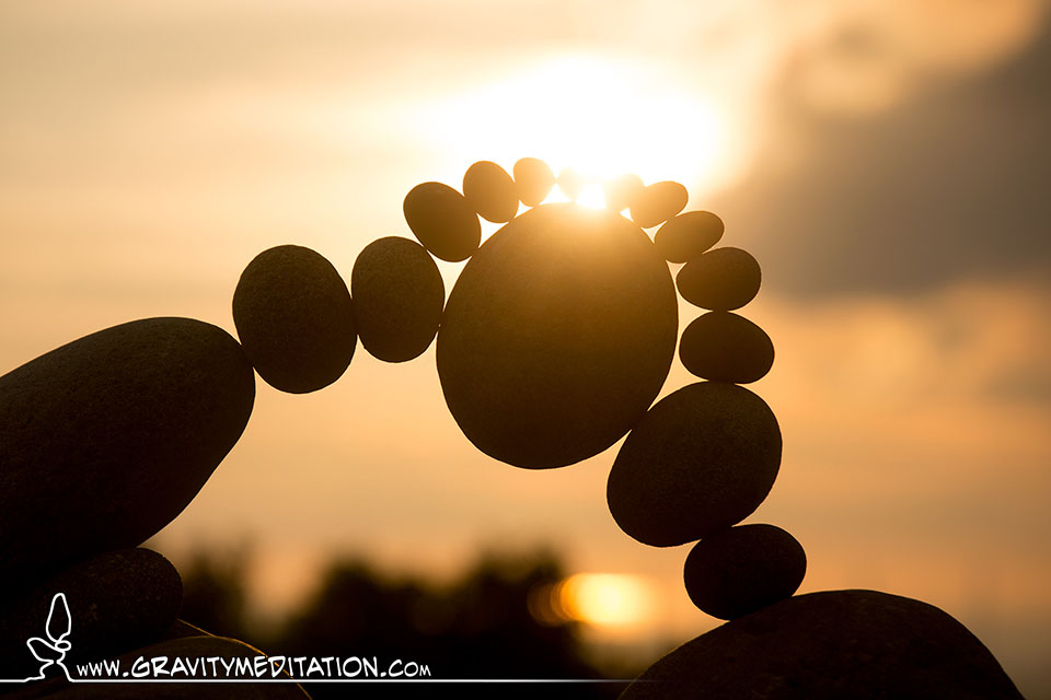 Rock Balancing Styles – Balanced Rock Arch